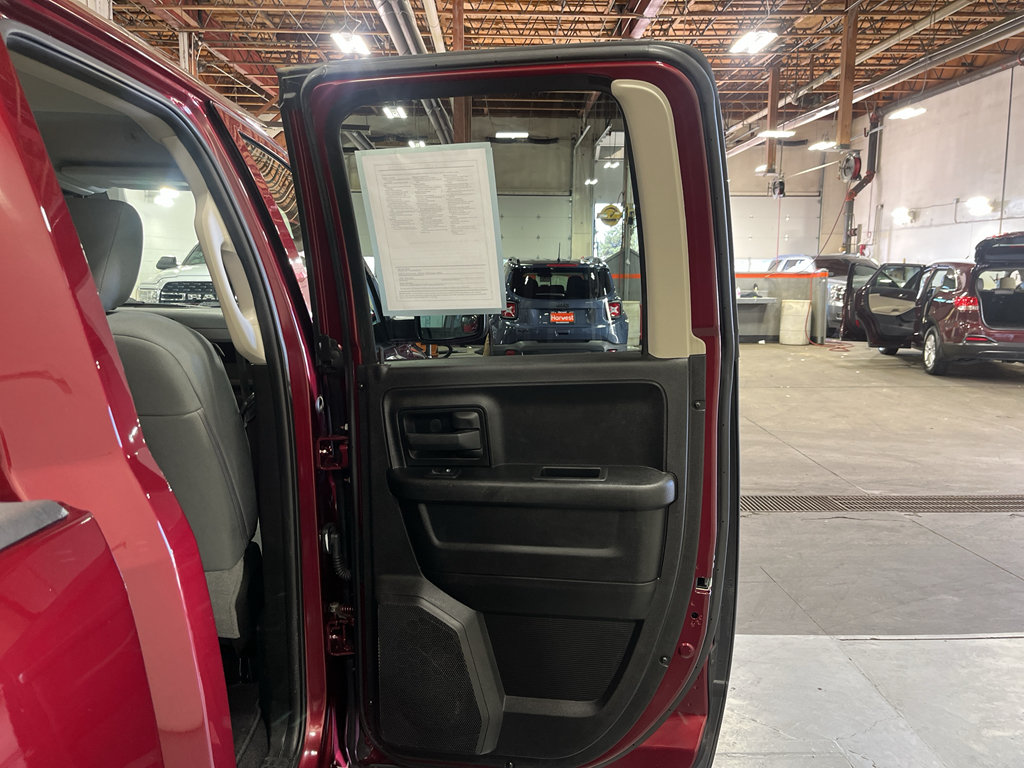 Used 2019 RAM 1500 Tradesman w/ Tradesman SXT Package AWD/4WD image 23