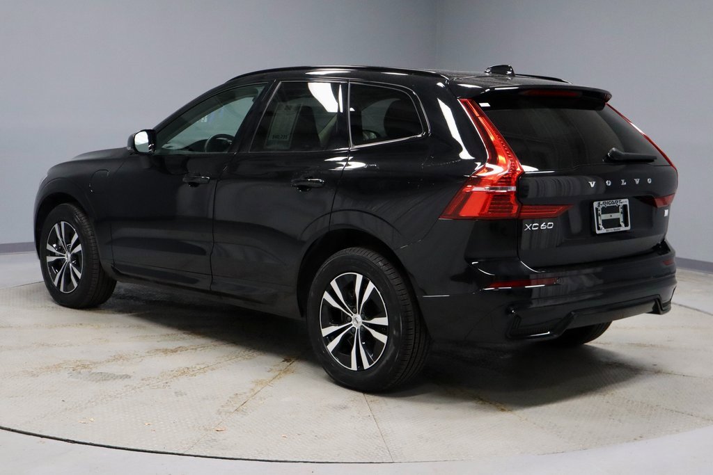 Used 2024 Volvo XC60 T8 Core image 8