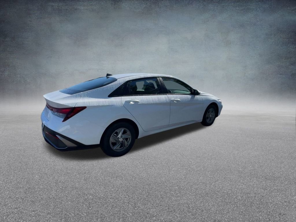 Certified 2025 Hyundai Elantra SE image 23