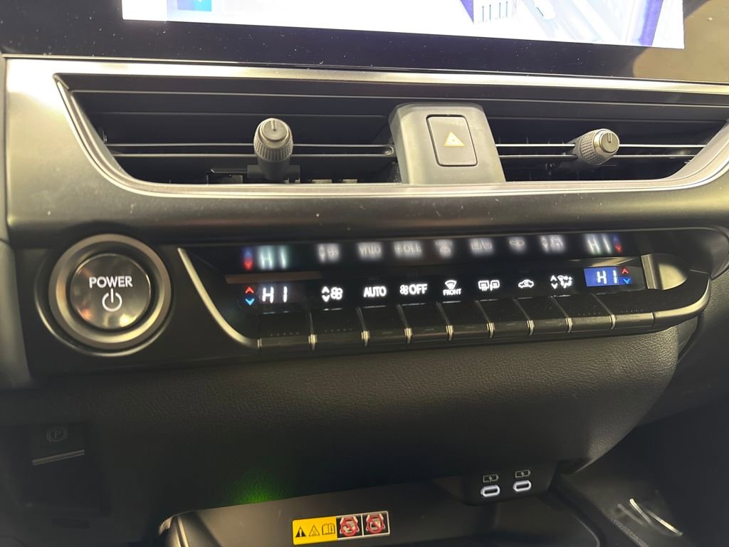 Used 2023 Lexus UX 250h AWD w/ Premium Package image 21