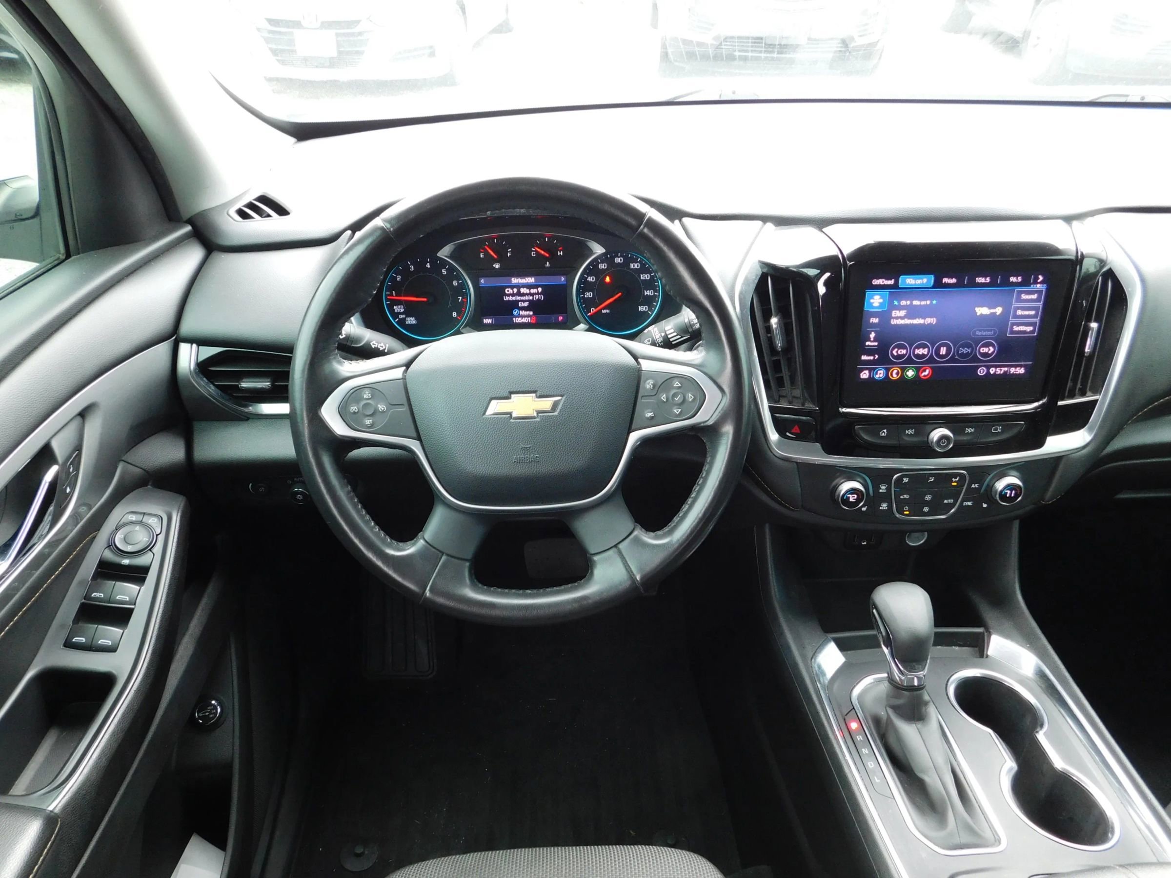 Used 2021 Chevrolet Traverse LT FWD image 13