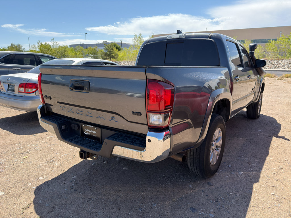 Used 2021 Toyota Tacoma SR5 AWD/4WD image 4