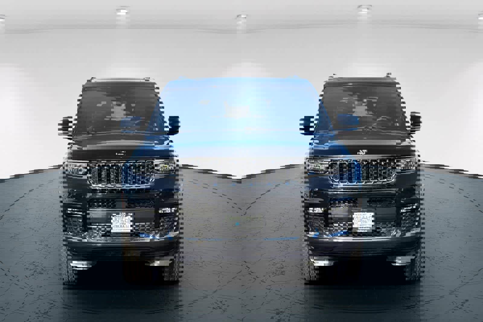 Used 2024 Jeep Grand Cherokee L Limited w/ Luxury Tech Group II image 10