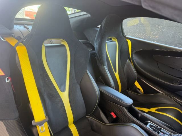 Used 2018 McLaren 570S RWD image 27
