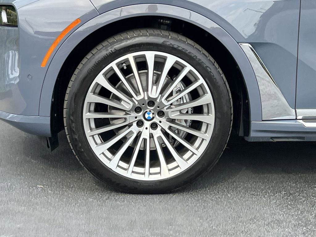 Used 2024 BMW X7 xDrive40i w/ Parking Assistance Package image 10