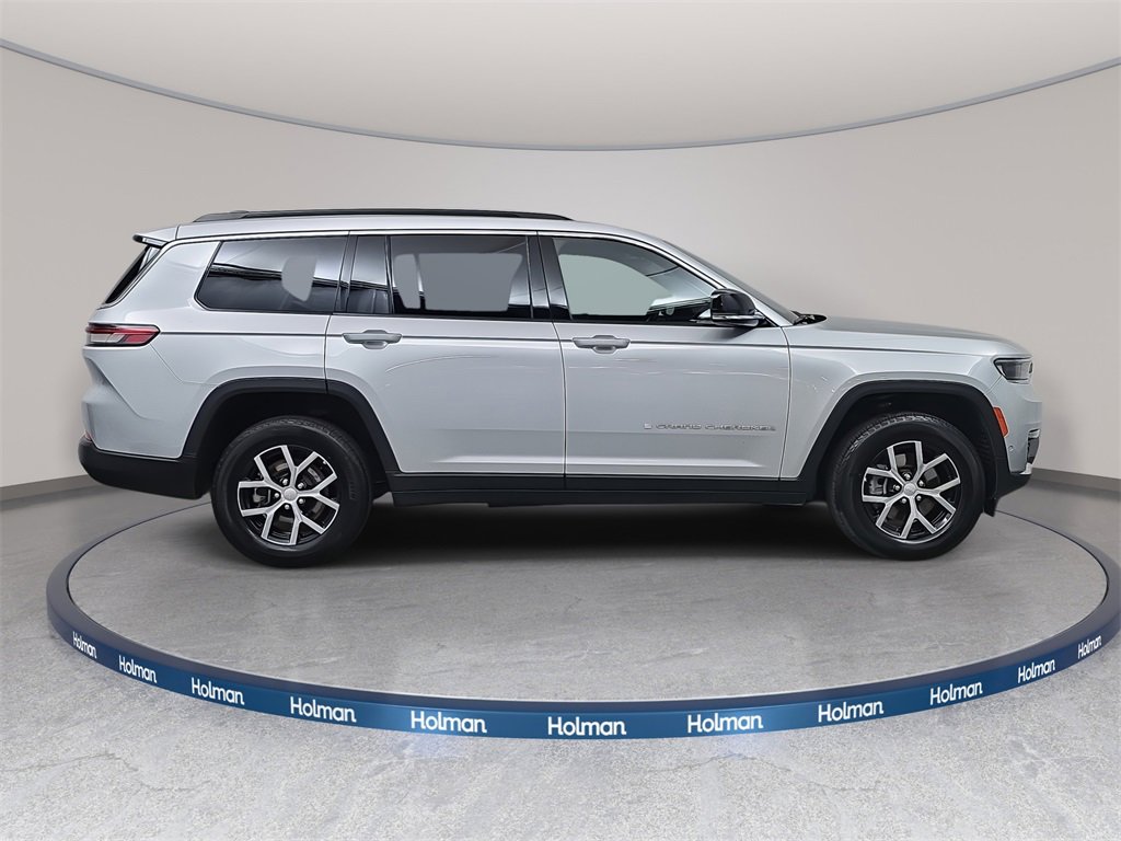 Used 2024 Jeep Grand Cherokee L Limited w/ Luxury Tech Group II image 7