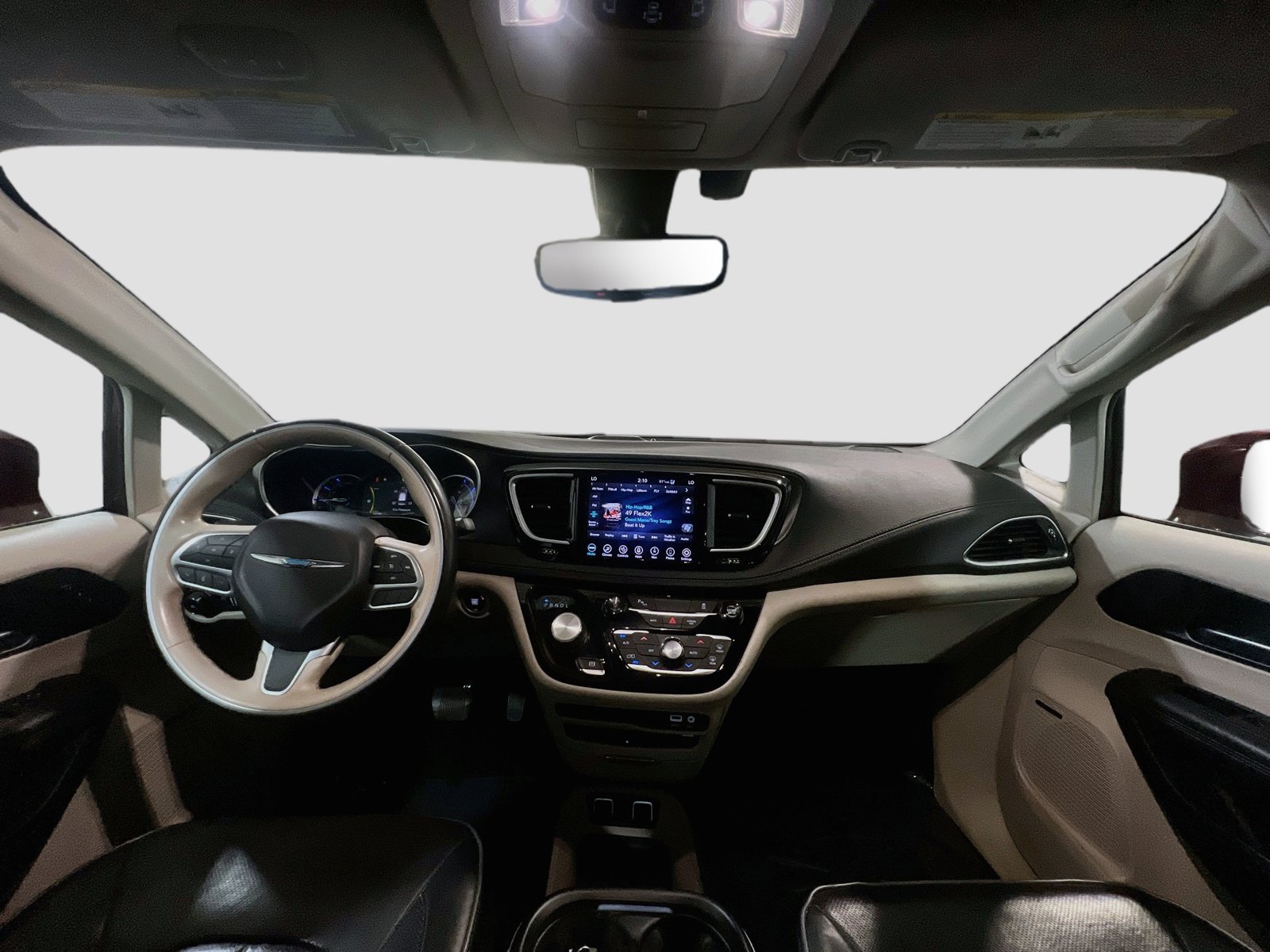 Used 2020 Chrysler Pacifica Limited FWD image 17