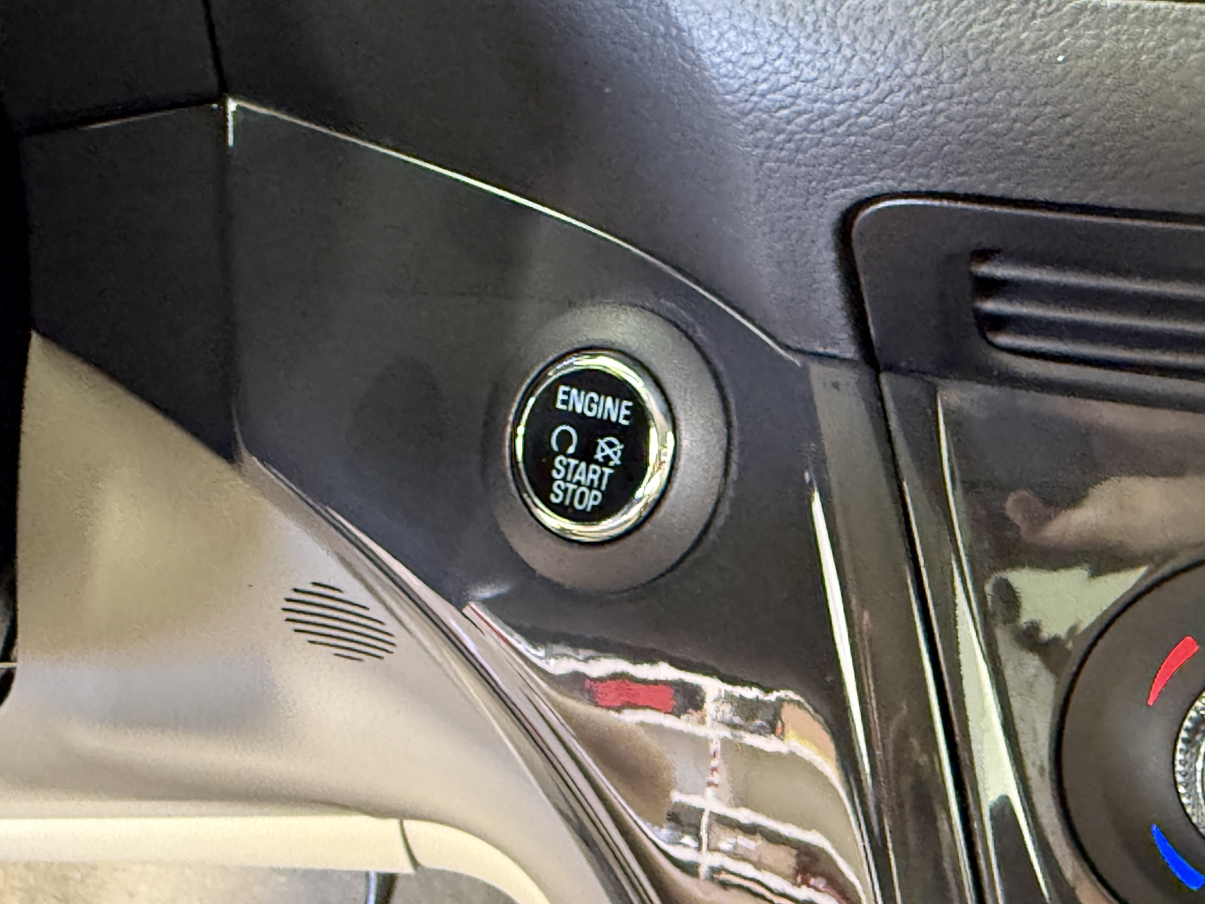 Used 2014 Ford Escape Titanium w/ Equipment Group 401A FWD image 31