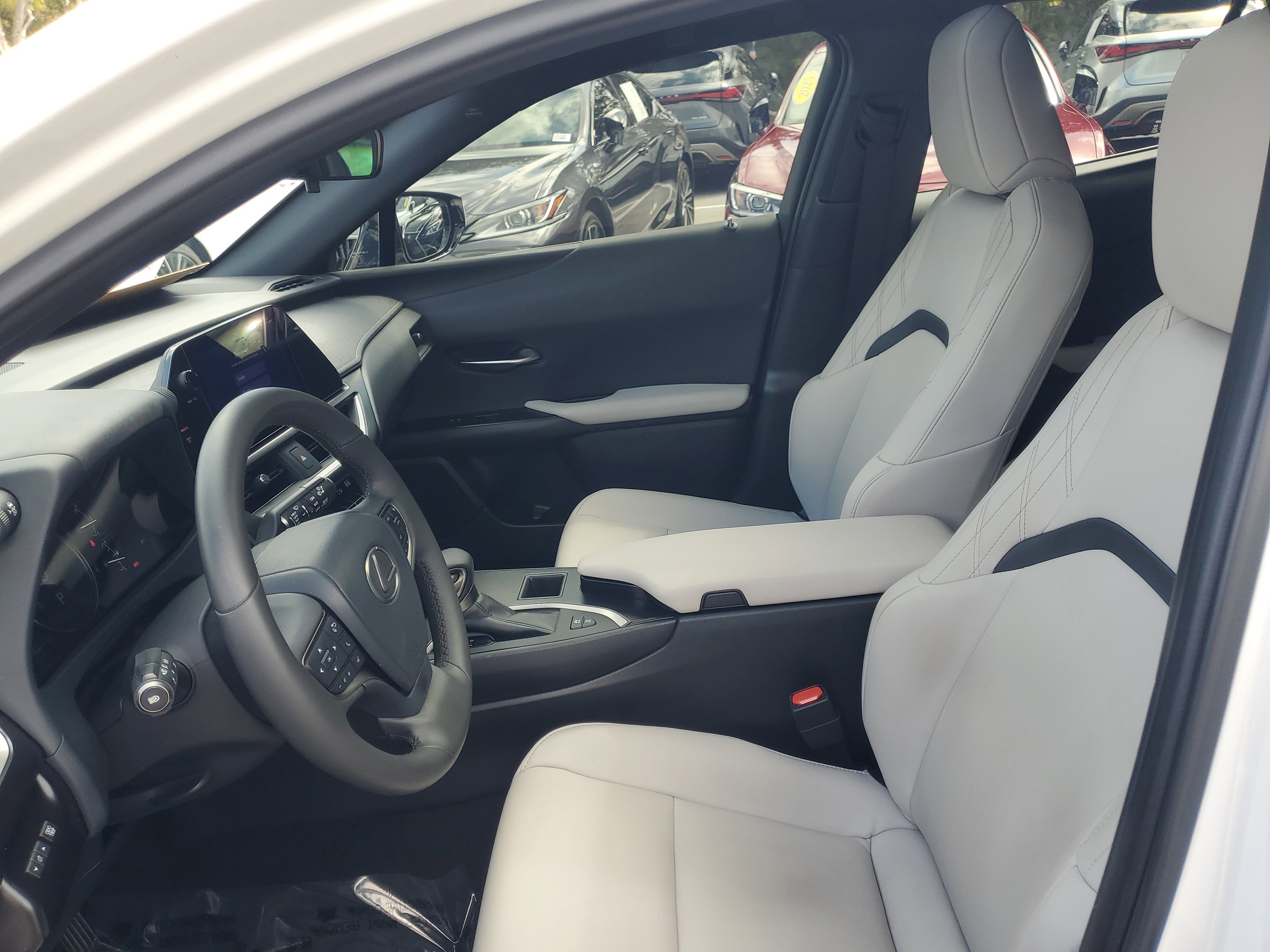 Certified 2024 Lexus UX 250h FWD image 14