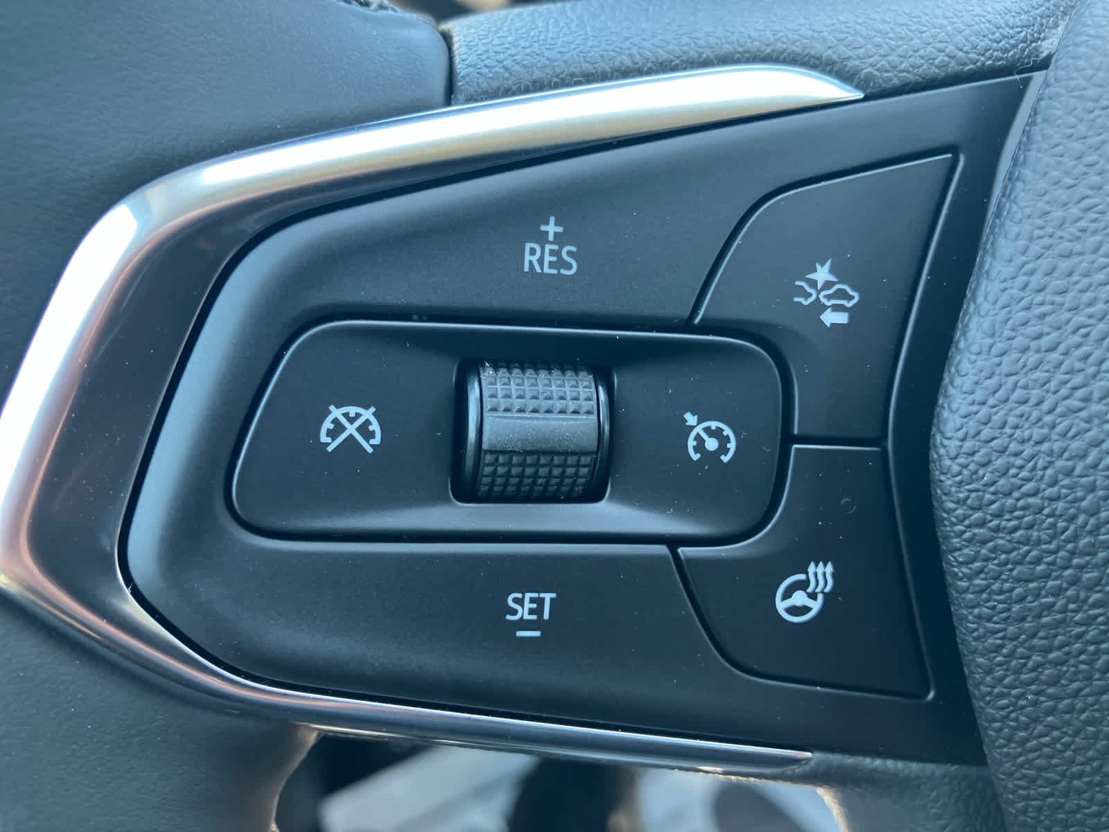 New 2026 Chevrolet Trax LT w/ LT Convenience Package FWD image 17