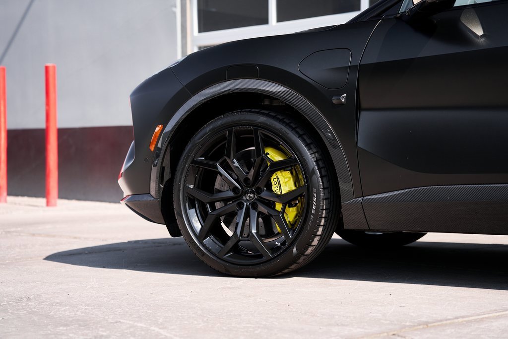 Used 2025 Lotus Eletre image 16