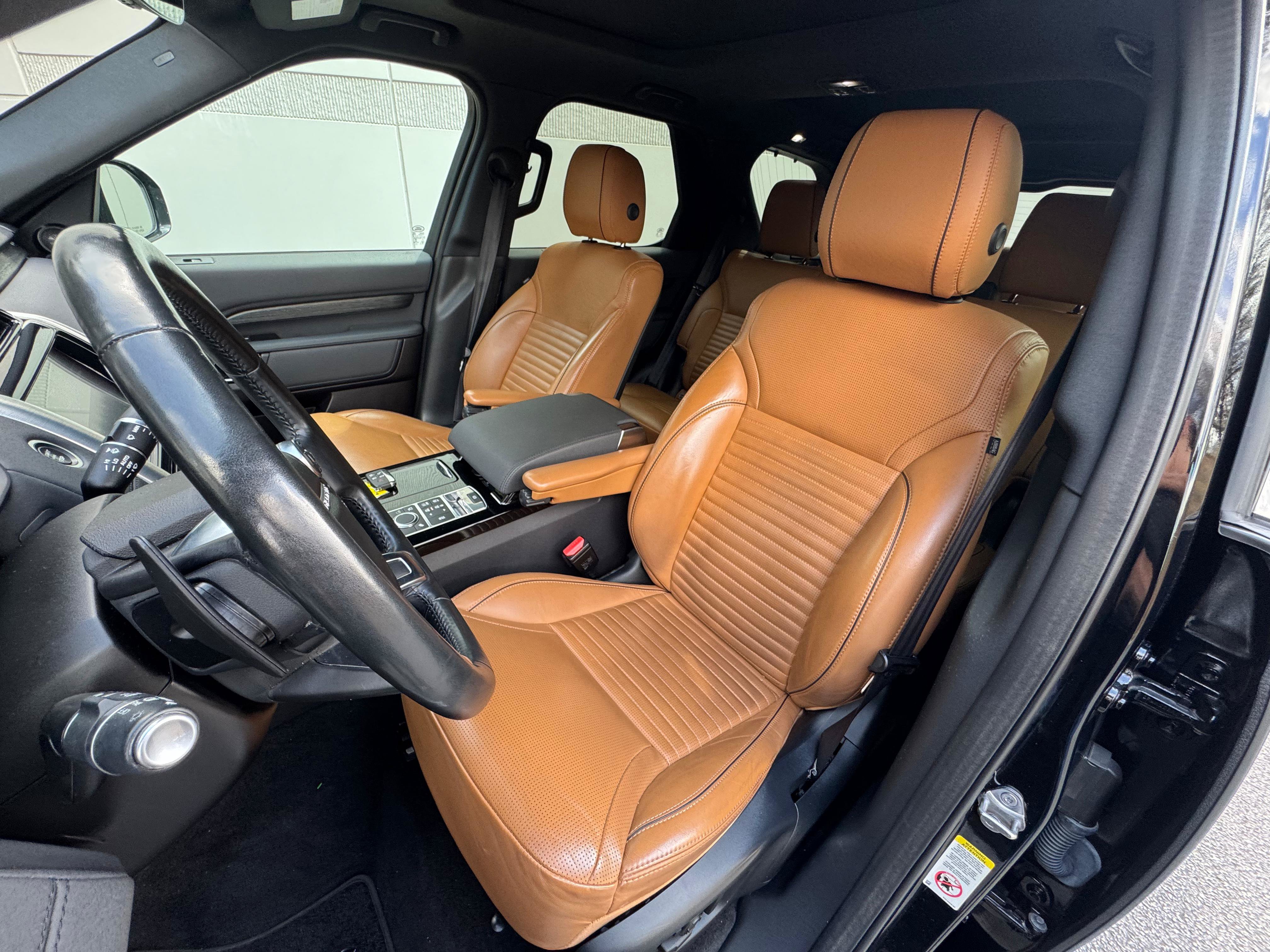 Used 2017 Land Rover Discovery HSE AWD/4WD image 21