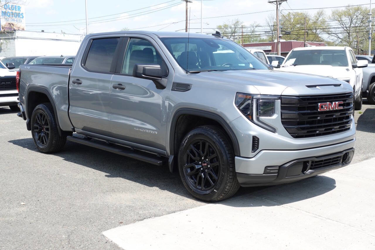 Used 2023 GMC Sierra 1500 Pro w/ Graphite Edition AWD/4WD image 4