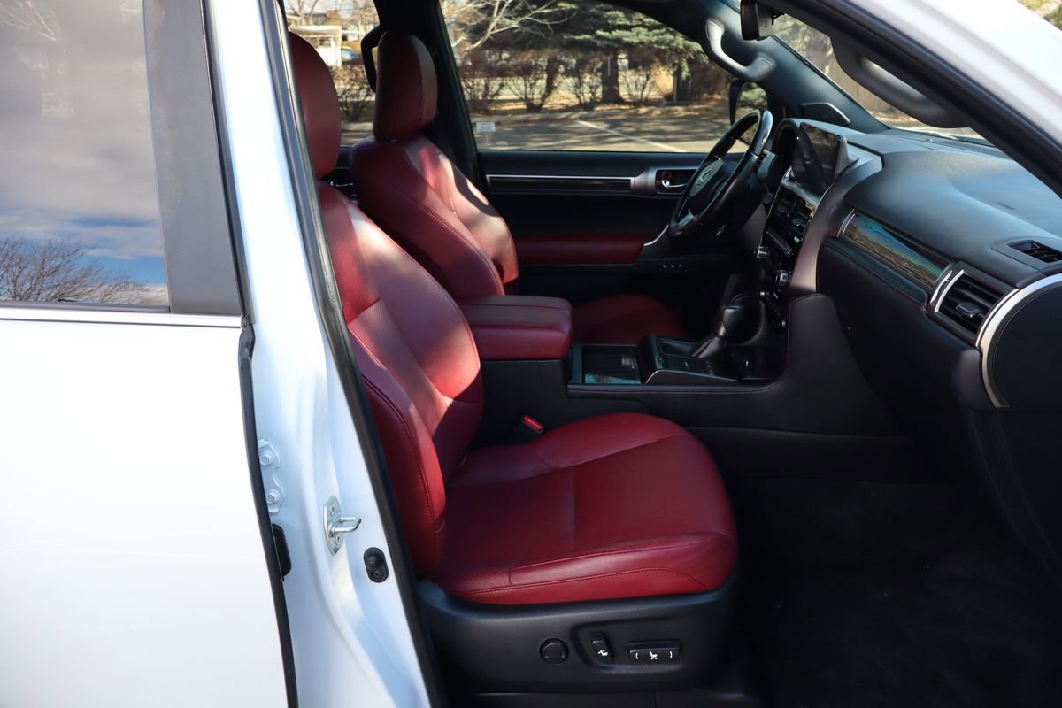 Used 2022 Lexus GX 460 Luxury w/ Off Road Package image 22