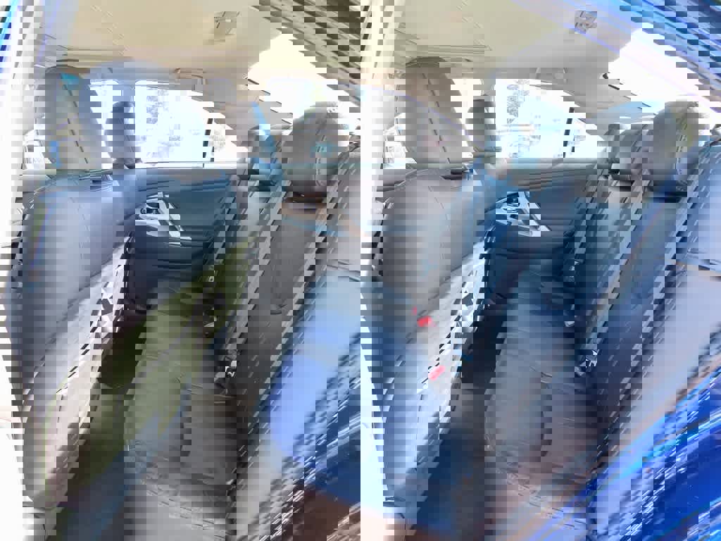 Used 2010 Toyota Camry LE image 12