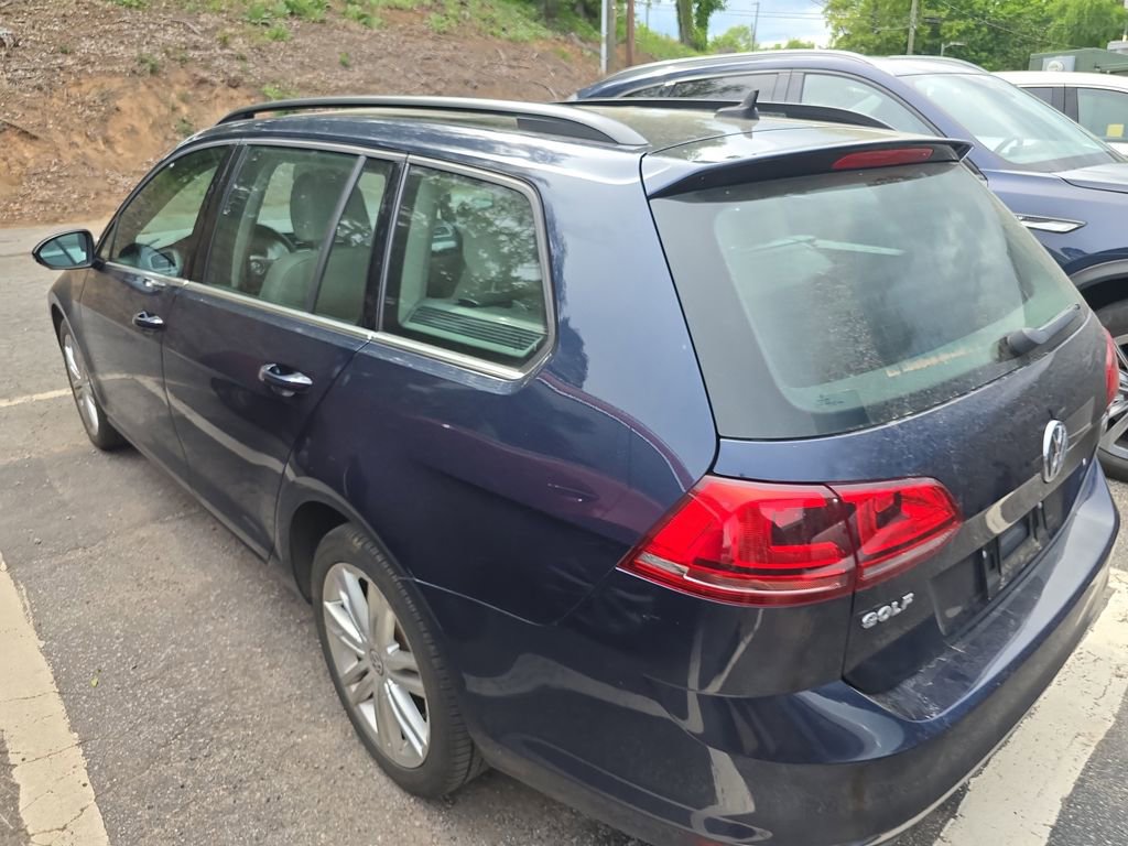 Used 2015 Volkswagen Golf TDI SE FWD image 3