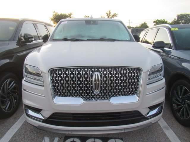 Certified 2021 Lincoln Navigator Reserve w/ Luxury Package AWD/4WD image 2