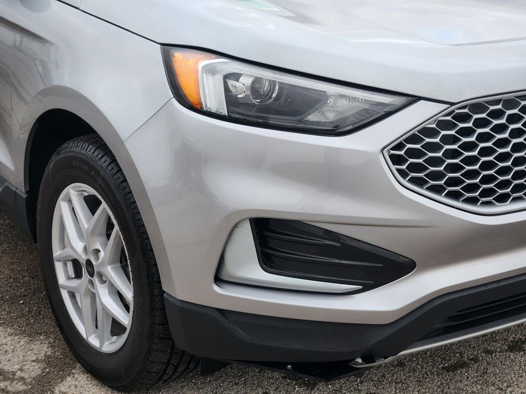 Used 2024 Ford Edge SEL image 9