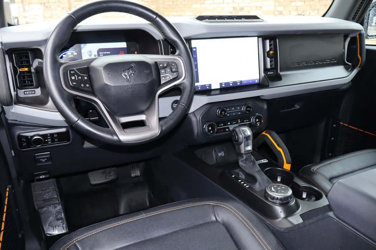 Used 2023 Ford Bronco Badlands w/ Sasquatch Package AWD/4WD image 4