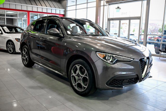 Used 2022 Alfa Romeo Stelvio Ti image 3