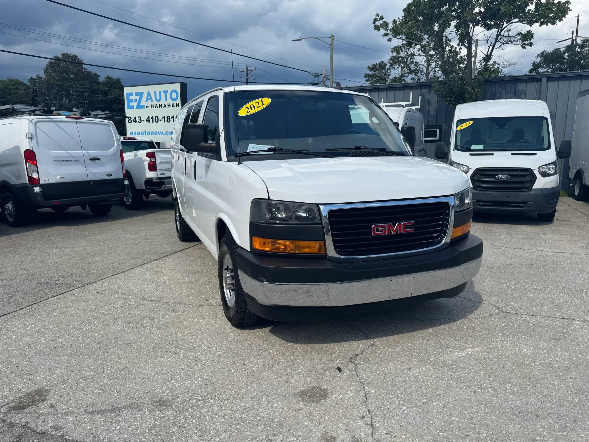 Used 2021 GMC Savana 2500 w/ Driver Convenience Package RWD image 2