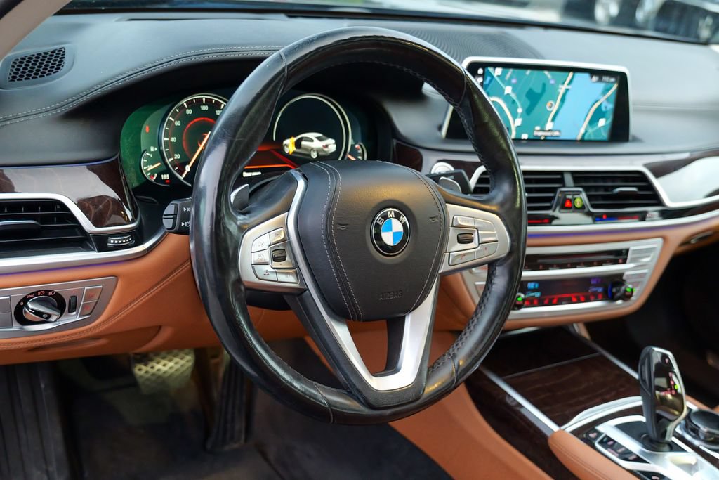 Used 2018 BMW 740i xDrive AWD/4WD image 20