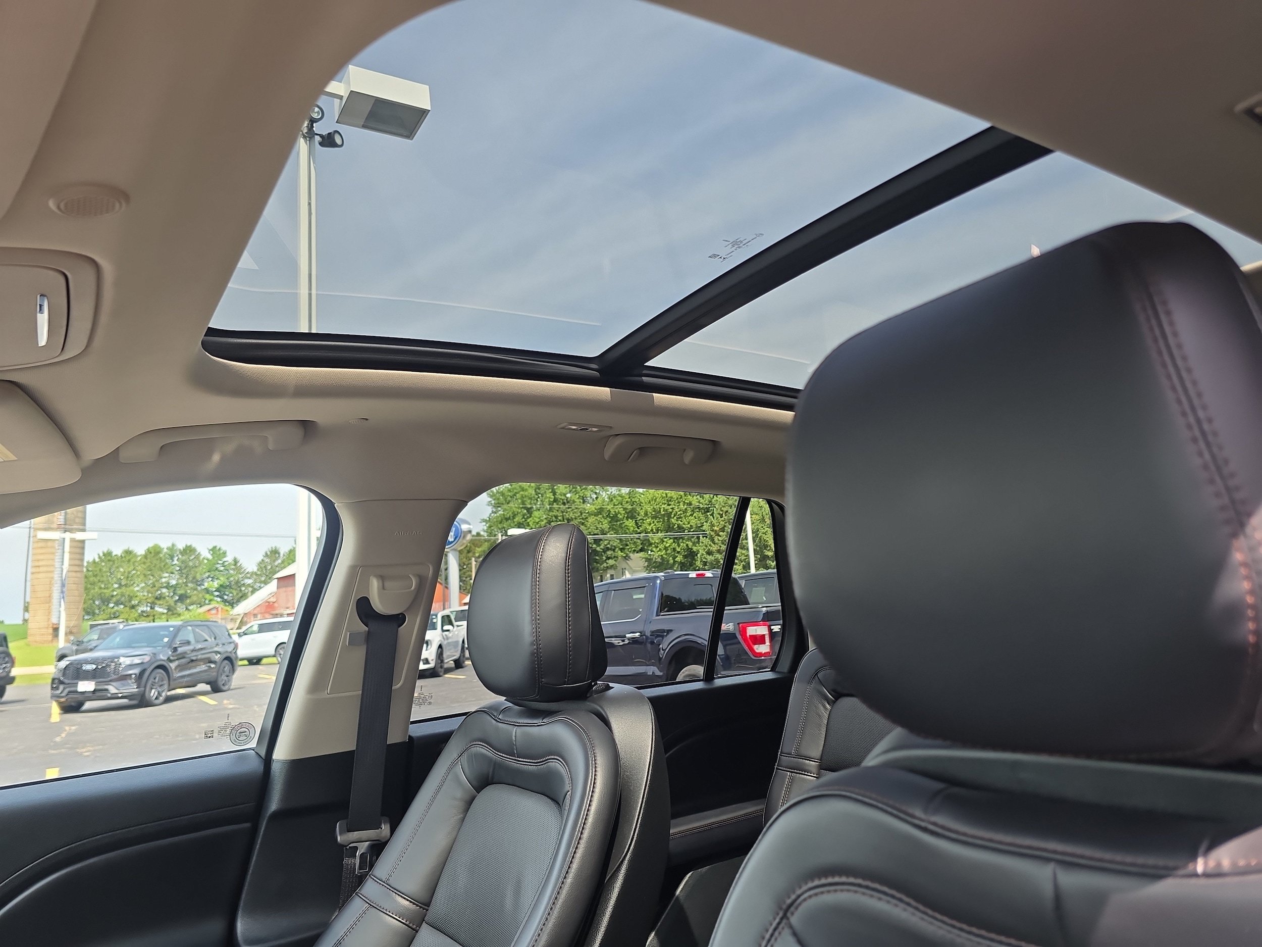 Used 2020 Lincoln Aviator Reserve w/ Equipment Group 201A AWD/4WD image 15