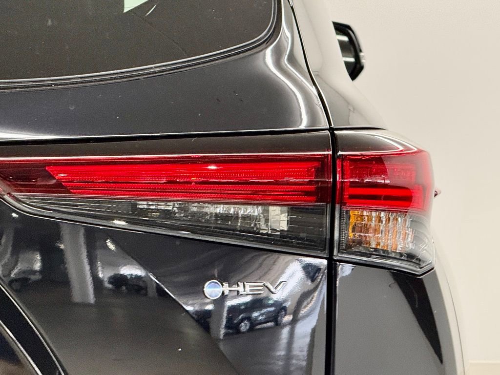 Used 2026 Toyota Highlander Platinum image 12