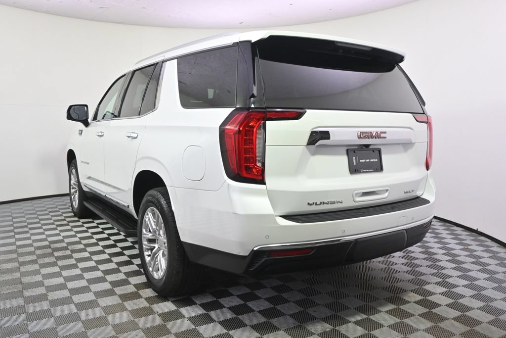 Used 2024 GMC Yukon SLT w/ SLT Premium Package AWD/4WD image 4