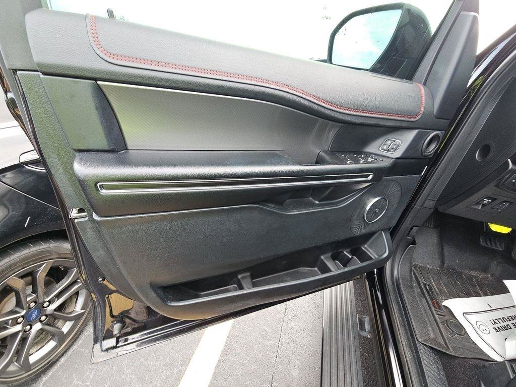 Used 2021 Ford Expedition Limited AWD/4WD image 9