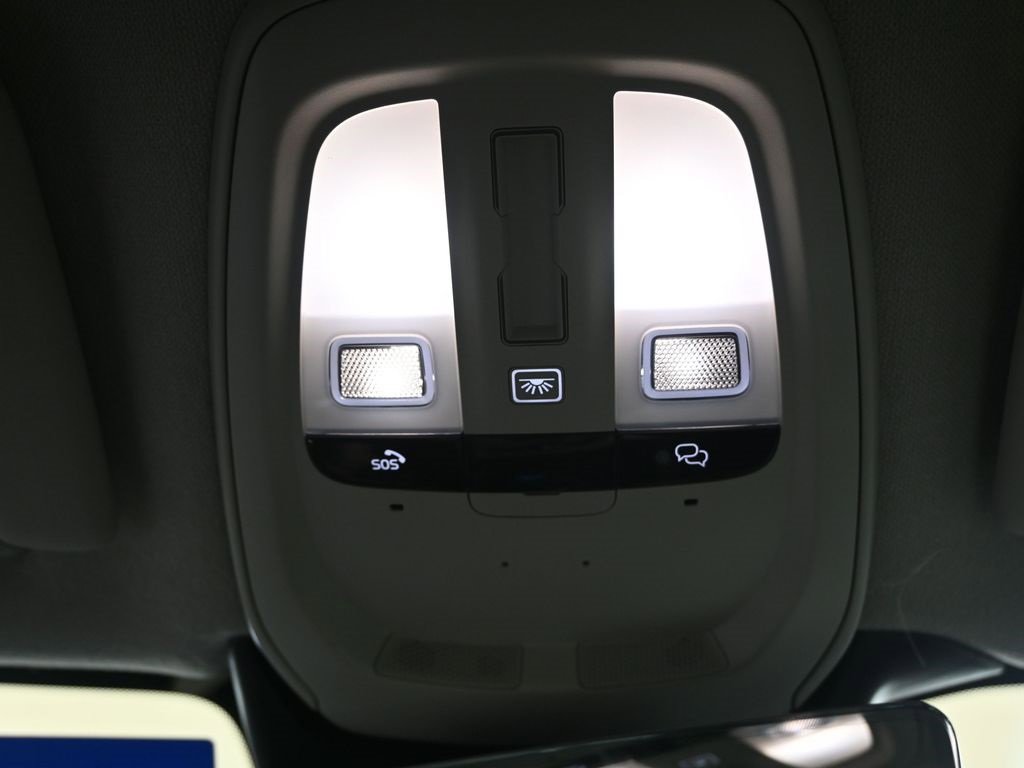 New 2026 Volvo XC40 B5 Ultra w/ Protection Package Premier image 29