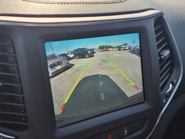 Used 2022 Jeep Cherokee Latitude AWD/4WD image 21