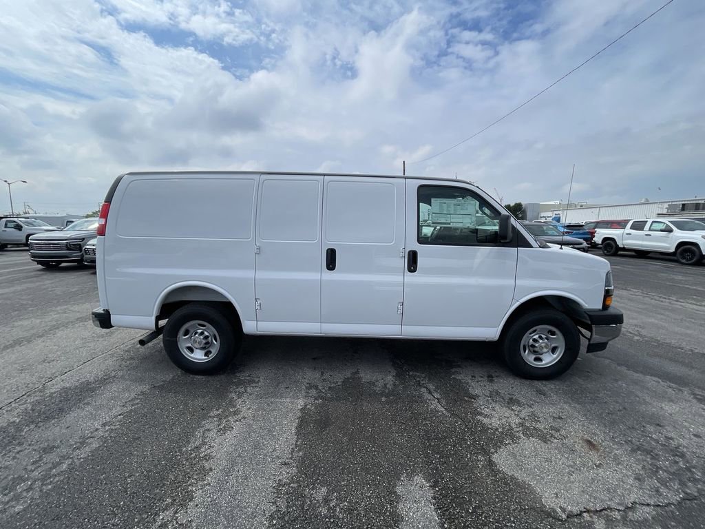 New 2025 Chevrolet Express 2500 w/ Driver Convenience Package RWD image 5