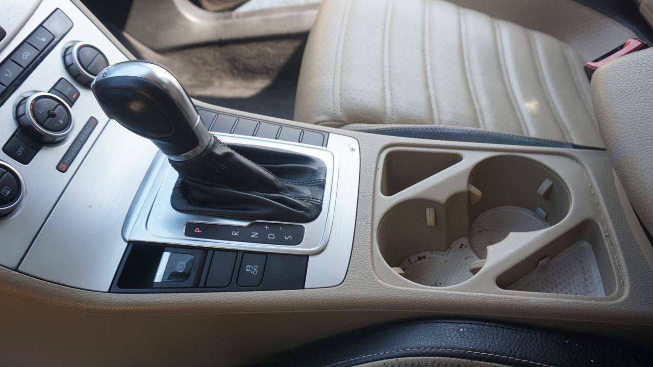 Used 2013 Volkswagen CC R-Line FWD image 17