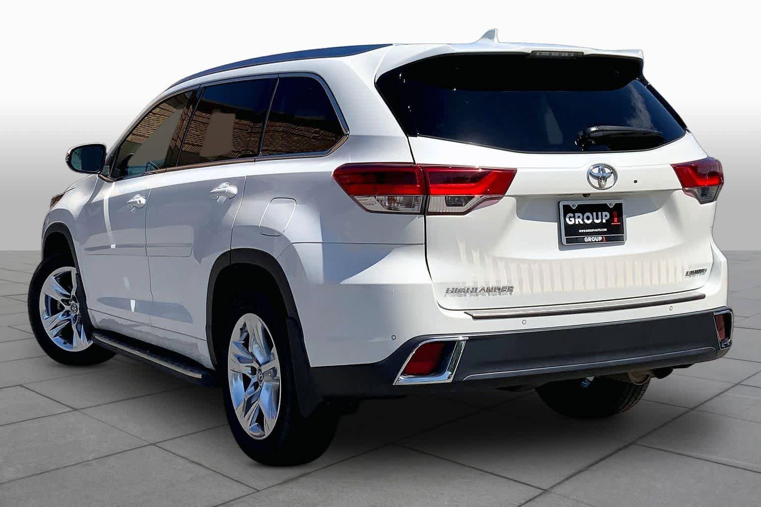 Used 2019 Toyota Highlander Limited FWD image 12