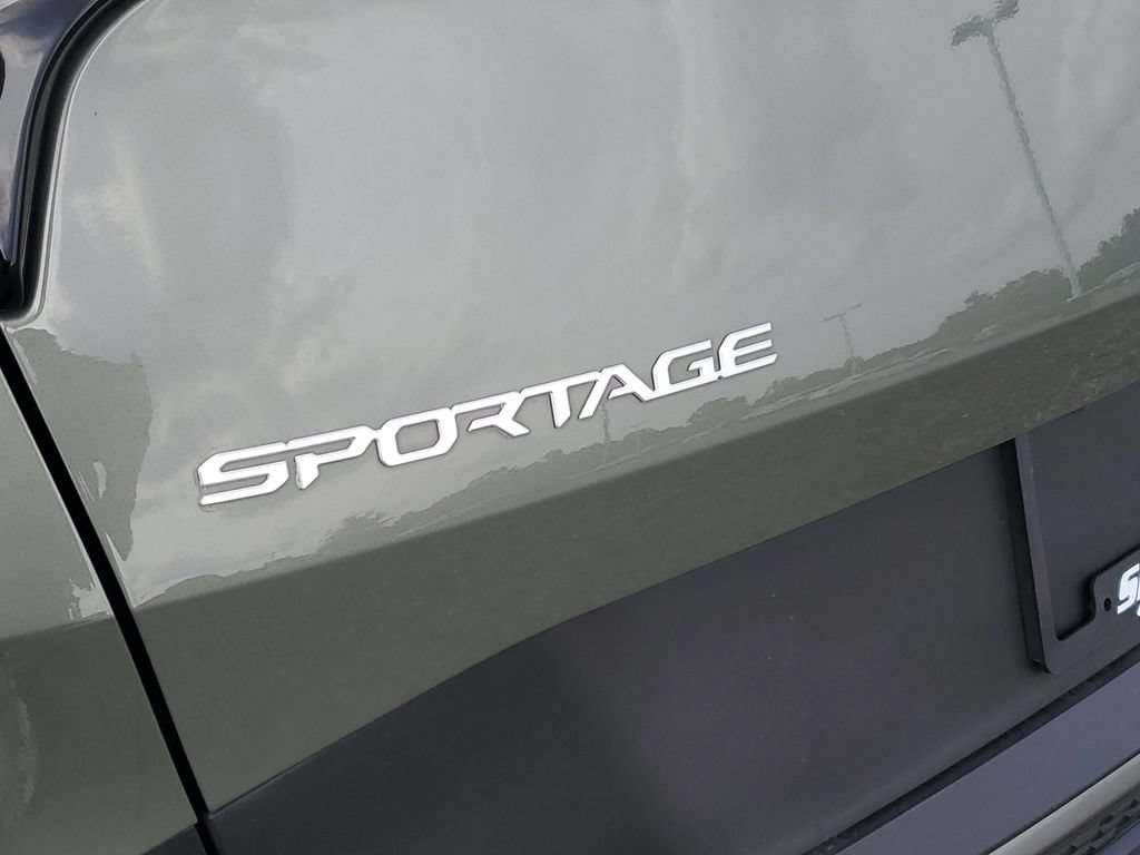 Used 2023 Kia Niro SX Touring FWD image 36