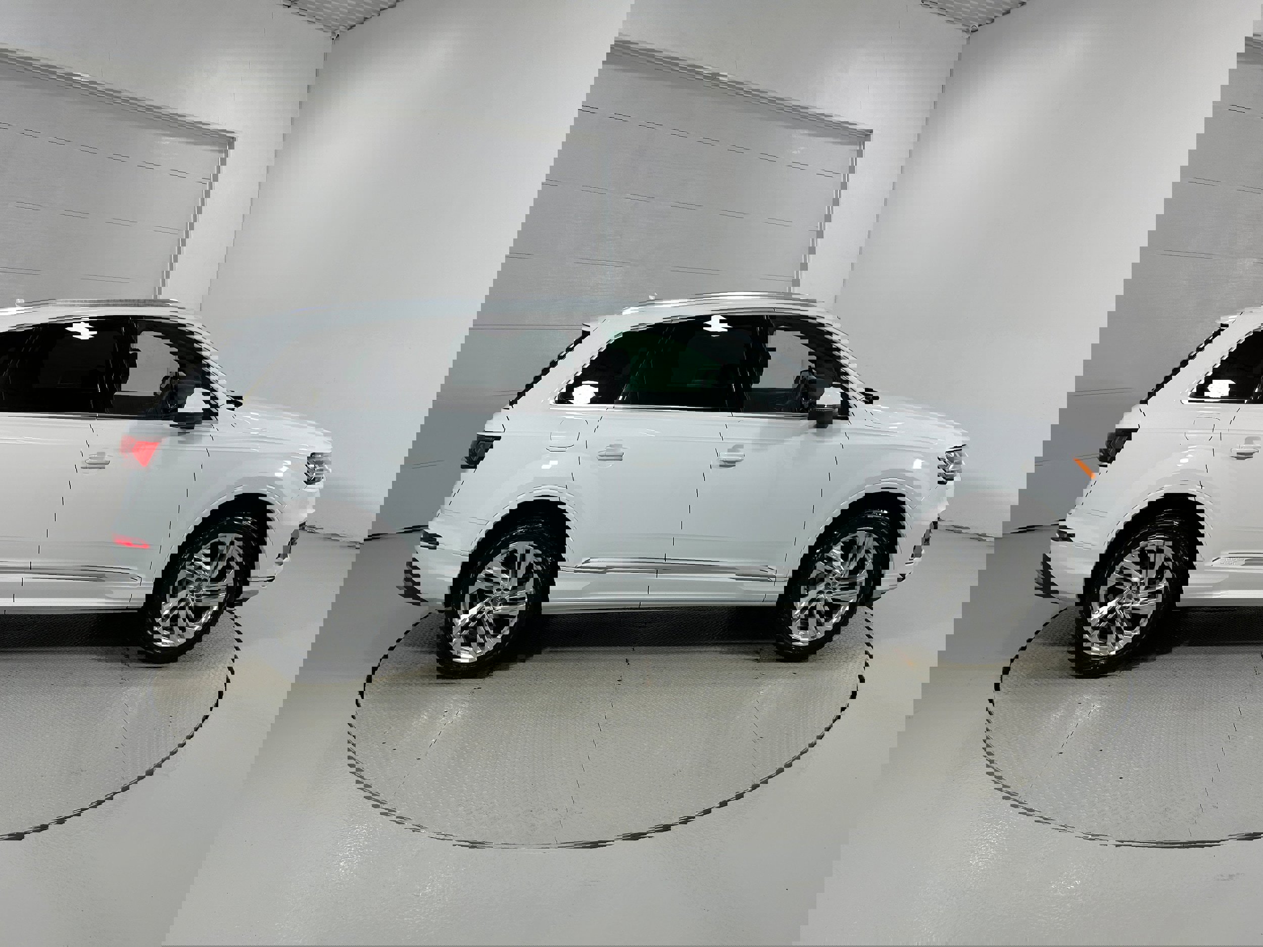 Used 2020 Audi Q7 3.0T Premium image 40