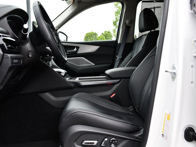 Used 2026 Acura MDX w/ Technology Package FWD image 13