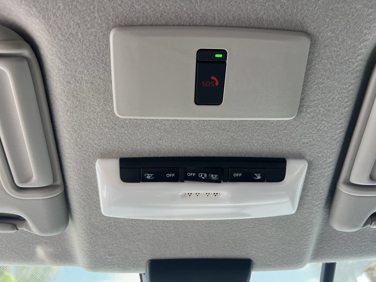 Used 2024 Nissan Kicks SV w/ Interior Electronics Package FWD image 28