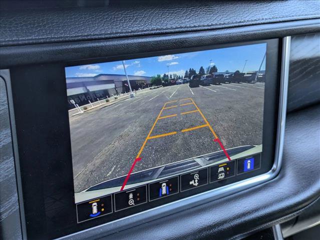 Used 2022 GMC Yukon XL Denali AWD/4WD image 14