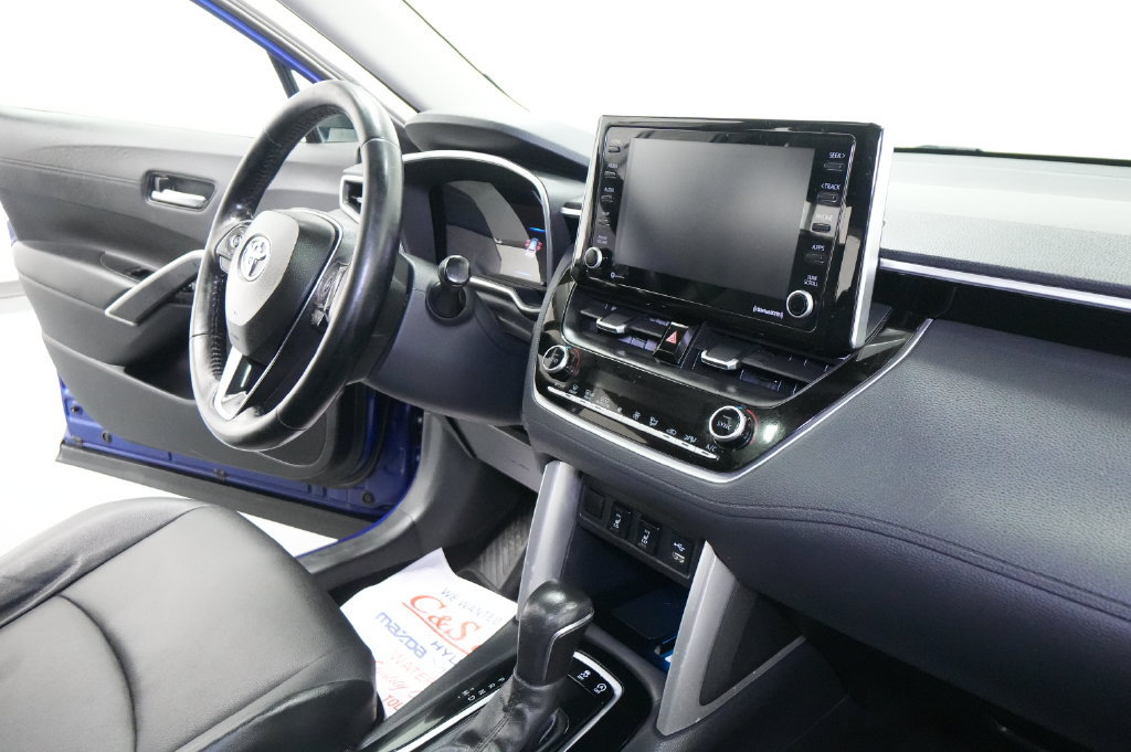Used 2022 Toyota Corolla Cross XLE w/ Convenience Package AWD/4WD image 26