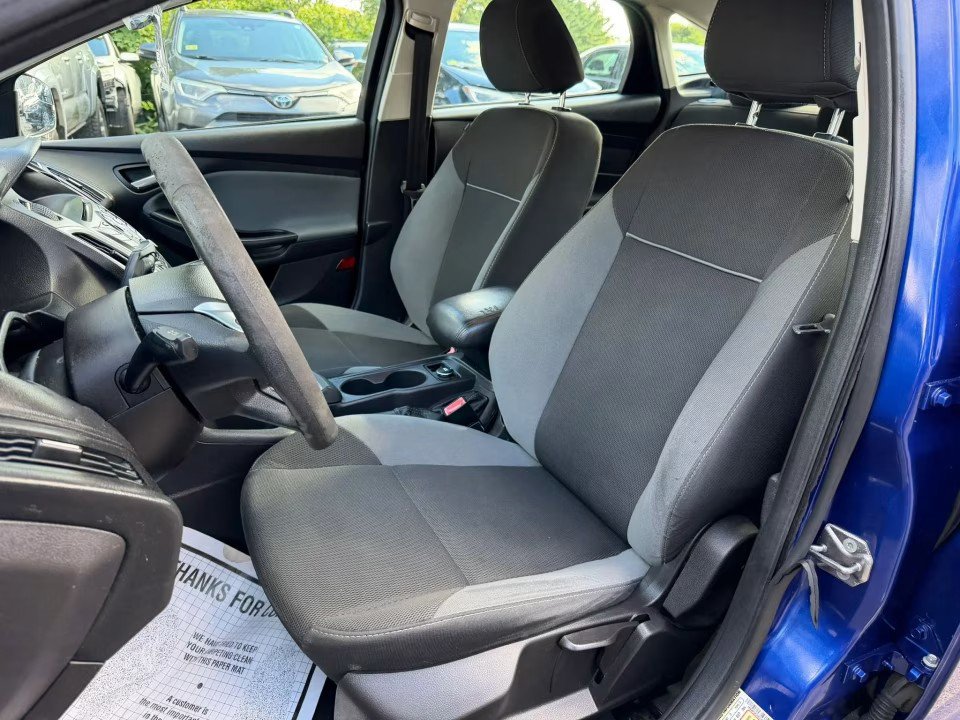 Used 2012 Ford Focus SE FWD image 8