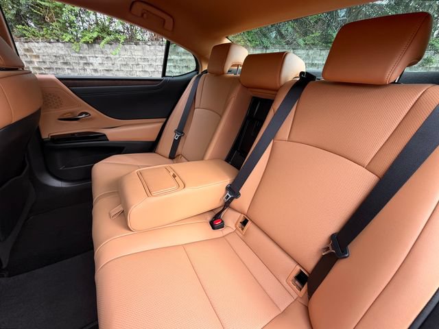 Certified 2024 Lexus ES 300h w/ Premium Package FWD image 37