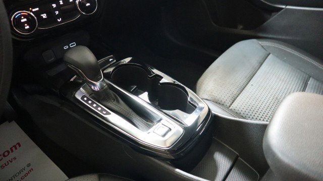 Used 2024 Chevrolet Trax LT w/ Sunroof Package image 17