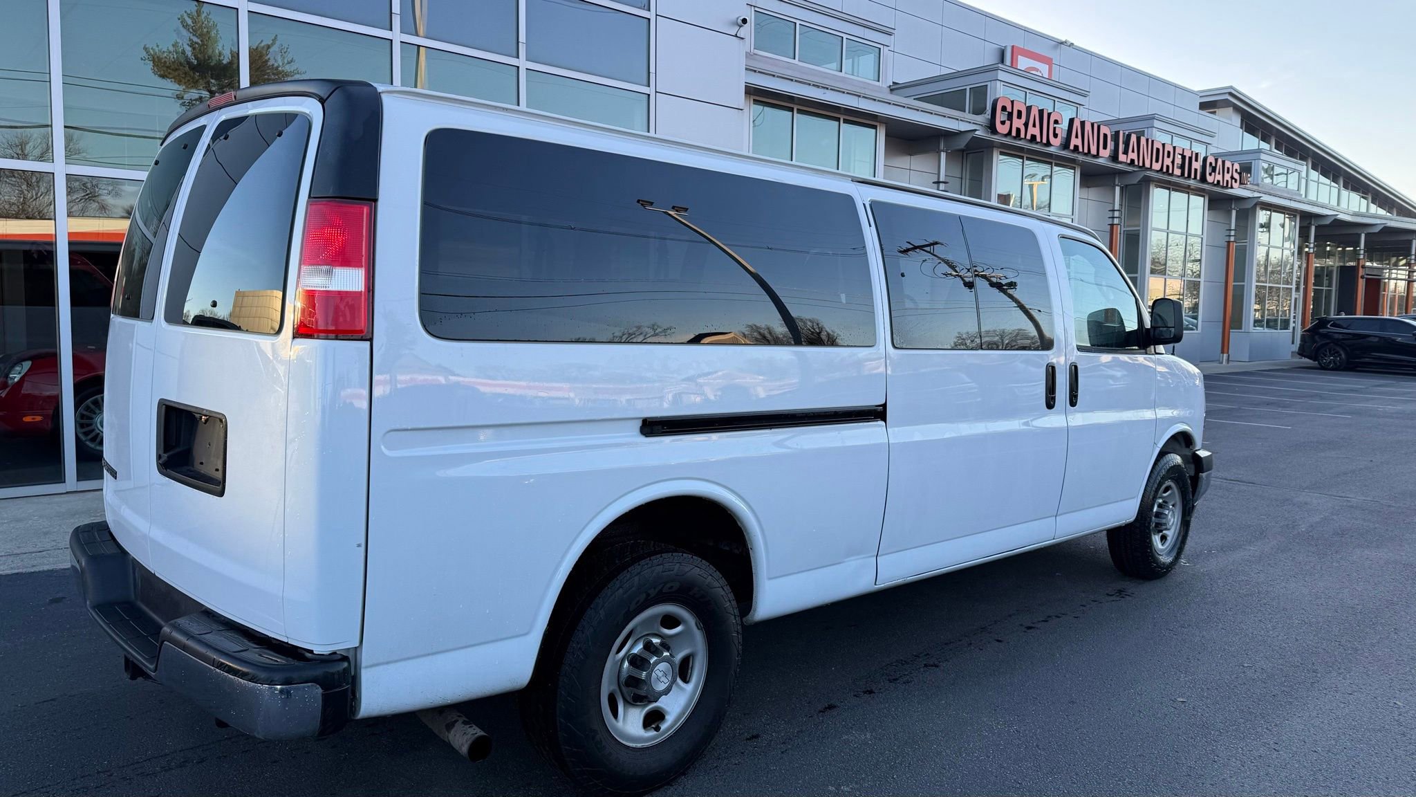 Used 2019 Chevrolet Express 3500 LT w/ LT Preferred Equipment Group video 2