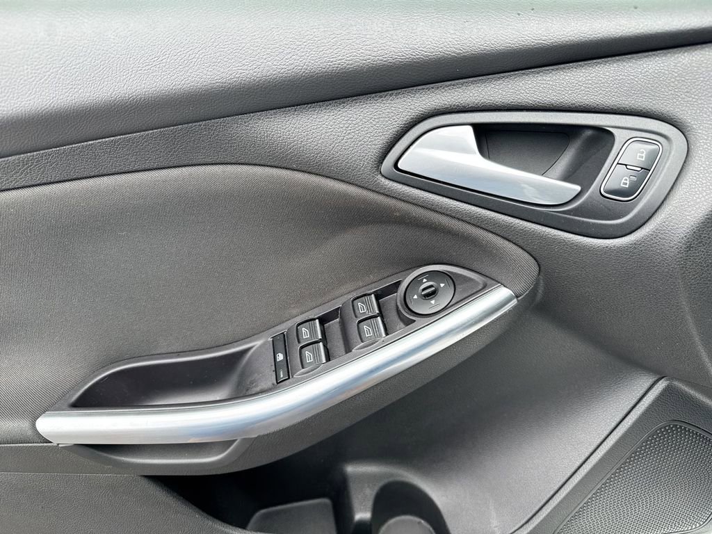 Used 2015 Ford Focus ST image 21