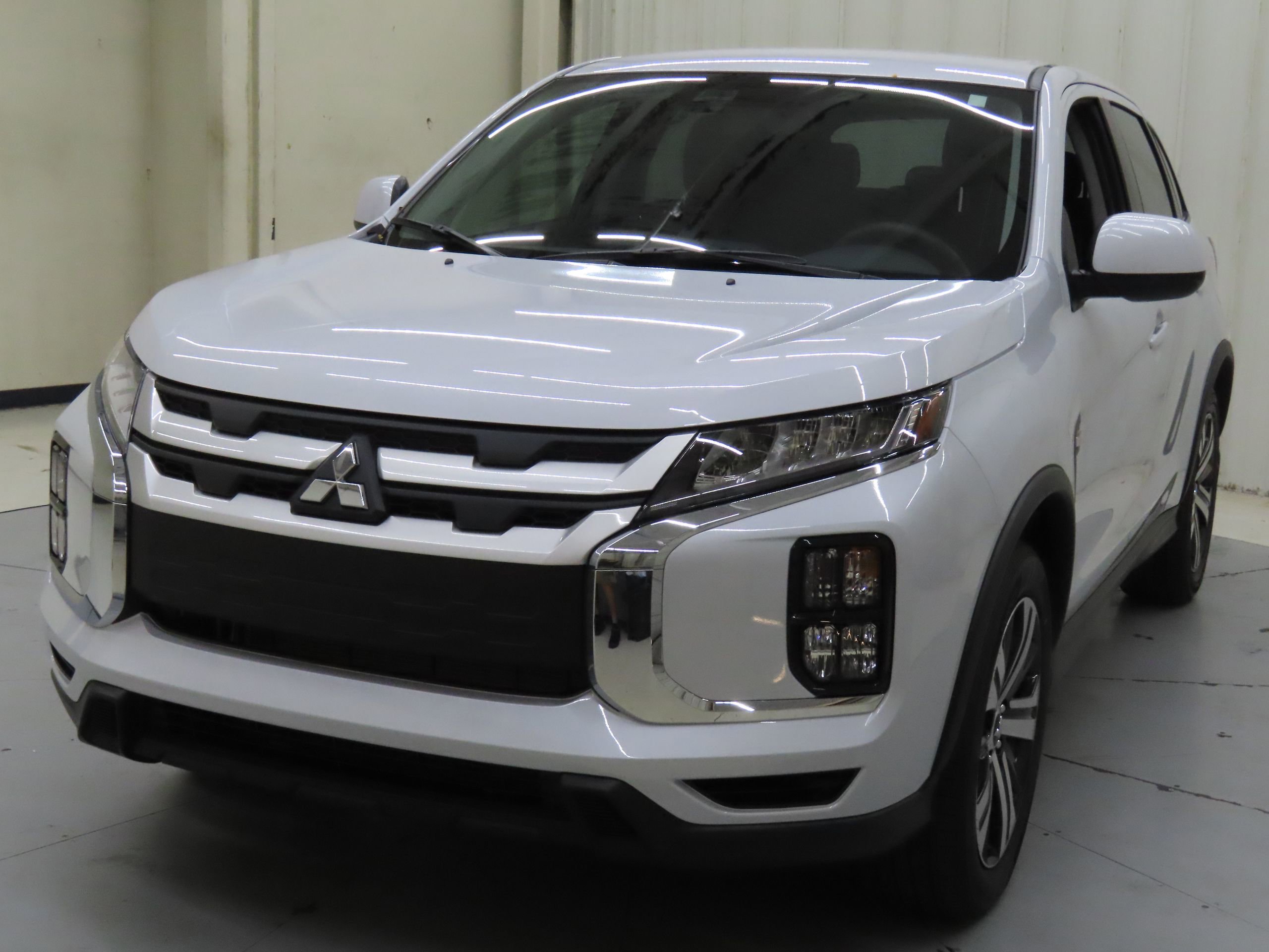 New 2025 Mitsubishi Outlander Sport ES image 7