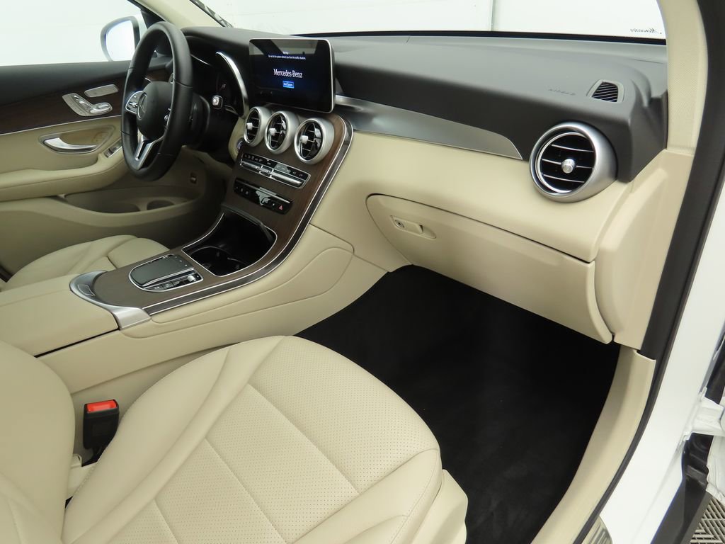 Used 2021 Mercedes-Benz GLC 300 4MATIC image 15
