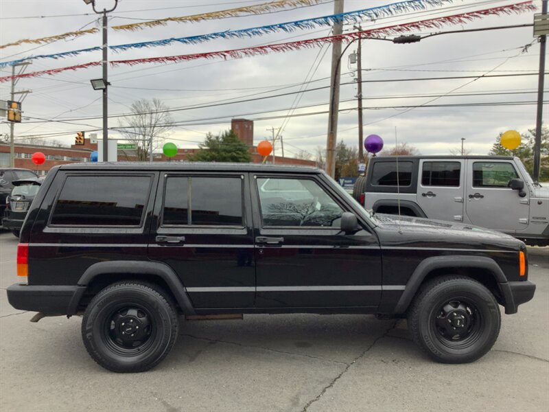 Used 2000 Jeep Cherokee SE RWD image 8