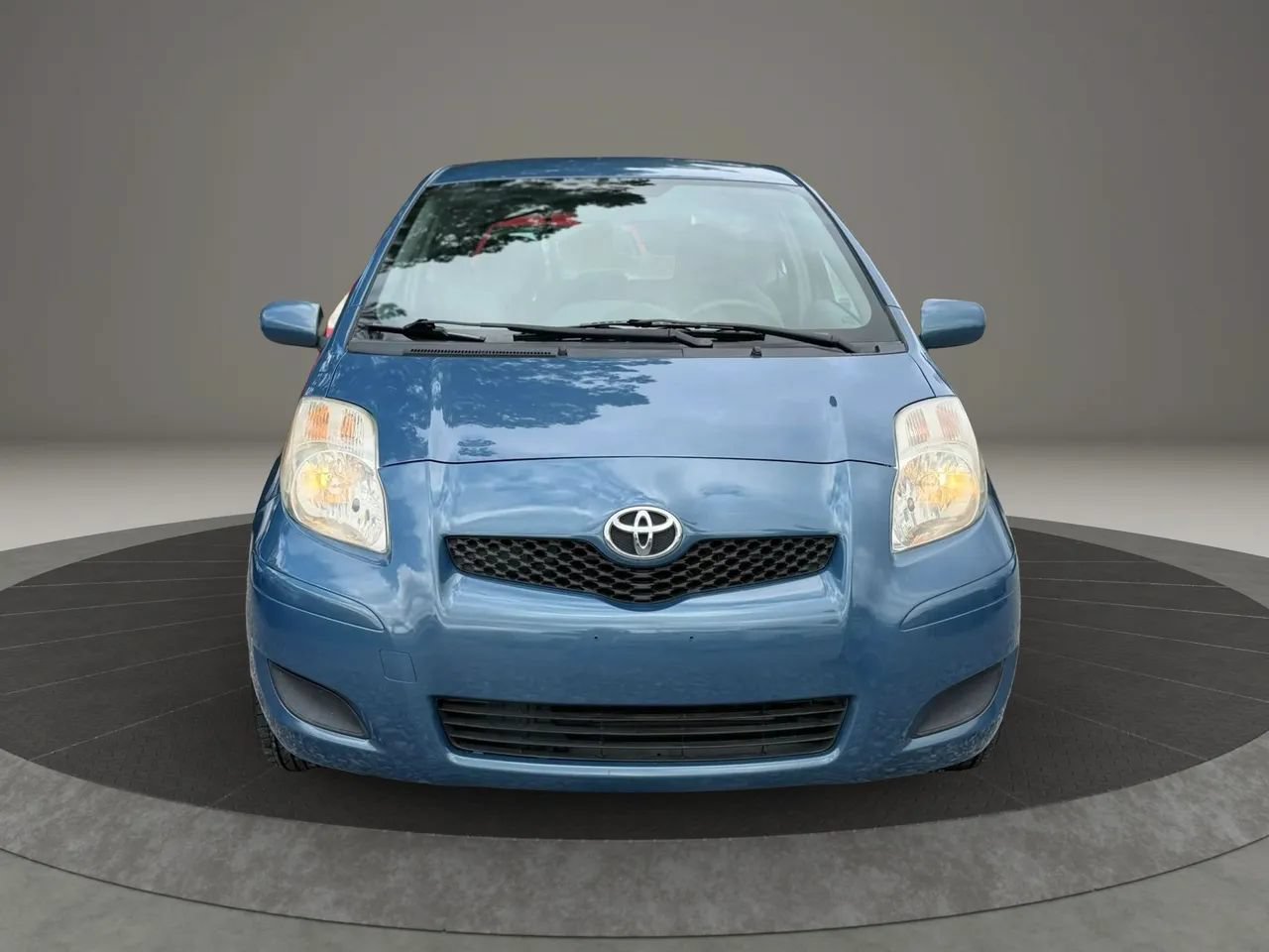 Used 2009 Toyota Yaris S FWD image 2